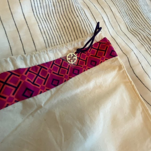 TORY BURCH Carson Leather Tote - Picture 9 of 14